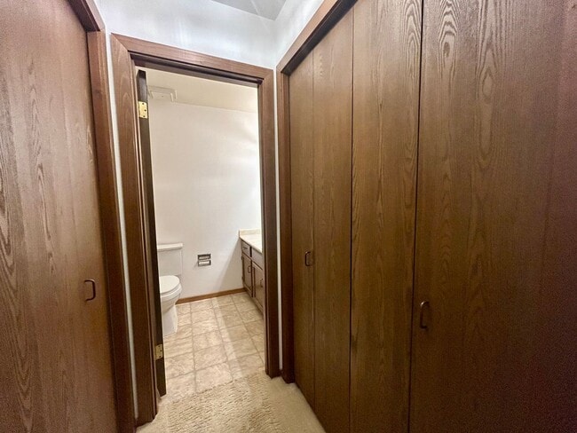 Building Photo - Spacious 2 Bedroom Condo Unit in North Sea...