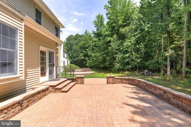 Building Photo - 45 Lockwood Dr