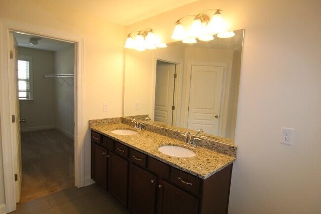 Building Photo - 8305 Harlond Way