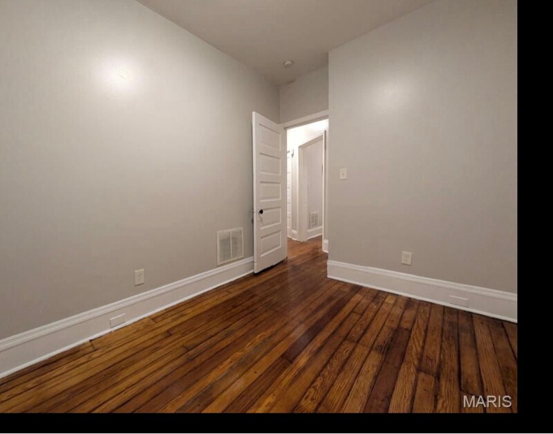 Building Photo - 3418 Hartford St