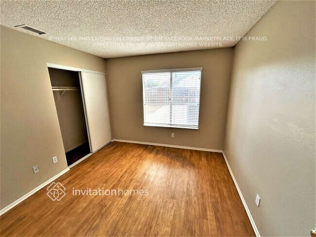 Building Photo - 12388 Via De Palmas Dr
