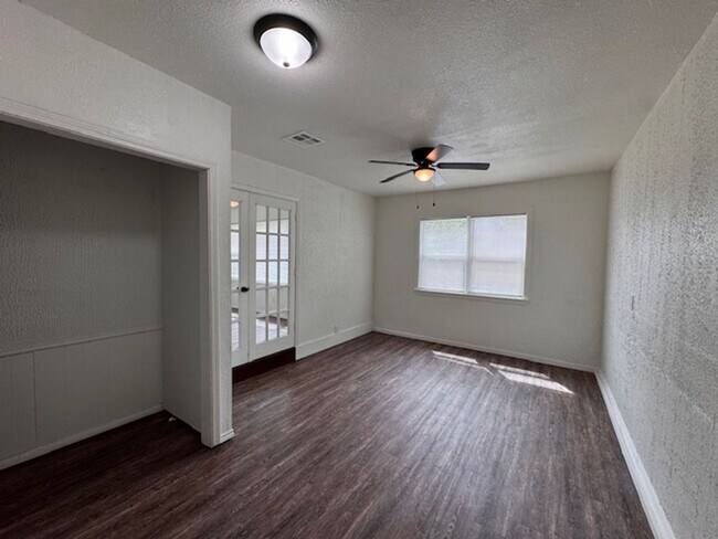 Building Photo - Brand New inside, great neighborhood and large fenced yard!  Call us today to make this your new ...