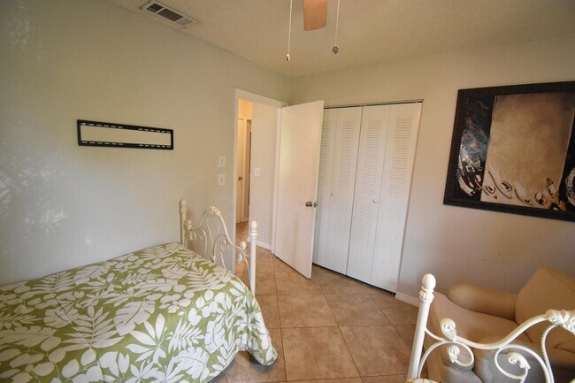 Building Photo - 9426 Southampton Pl