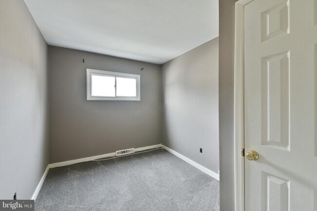 Building Photo - 2832 Jefferson Ave