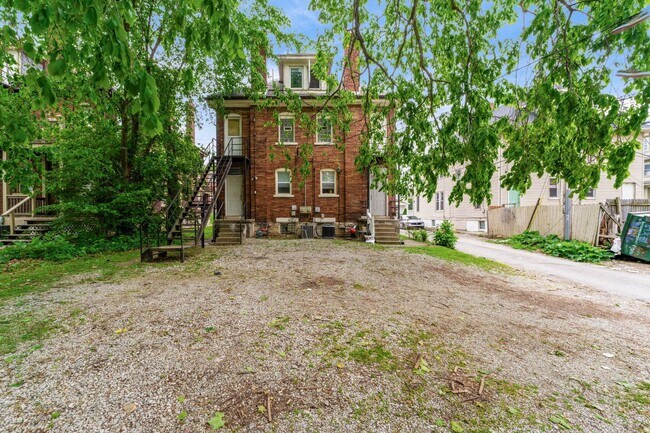 Building Photo - 293-295 E. 14th Avenue