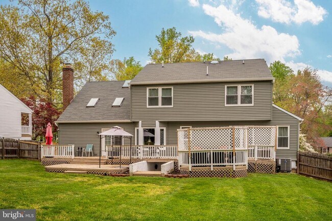 Building Photo - 15 Owen St