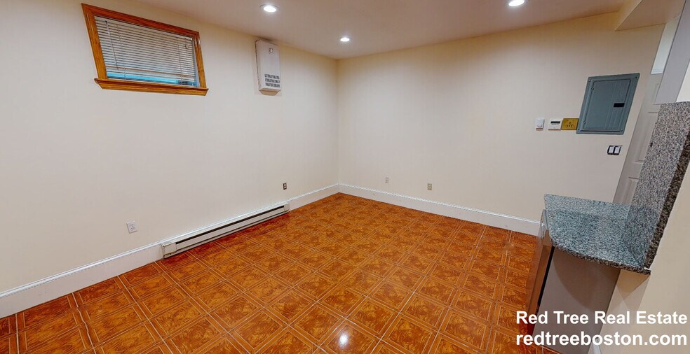 Building Photo - 69 Babcock St