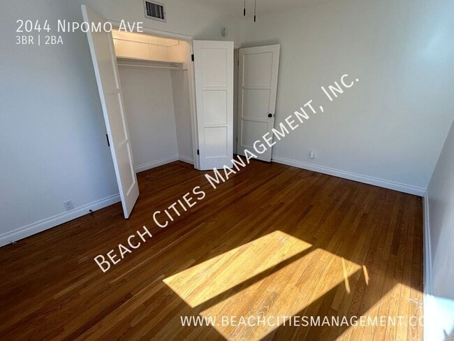 Building Photo - 2044 Nipomo Ave