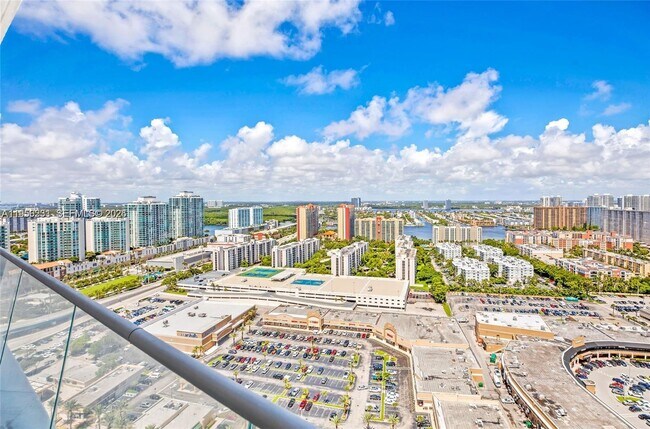 Building Photo - 16901 Collins Ave