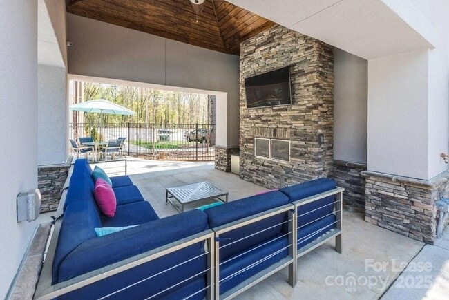 Building Photo - 1021 Glenn Valley Ln