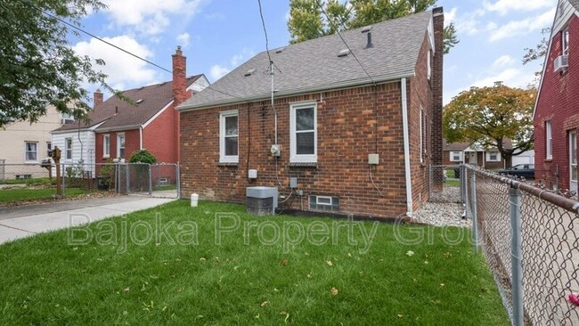 Building Photo - 1163 17th St