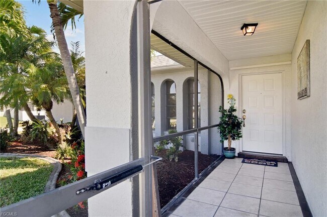 Building Photo - 4531 SW 14th Pl