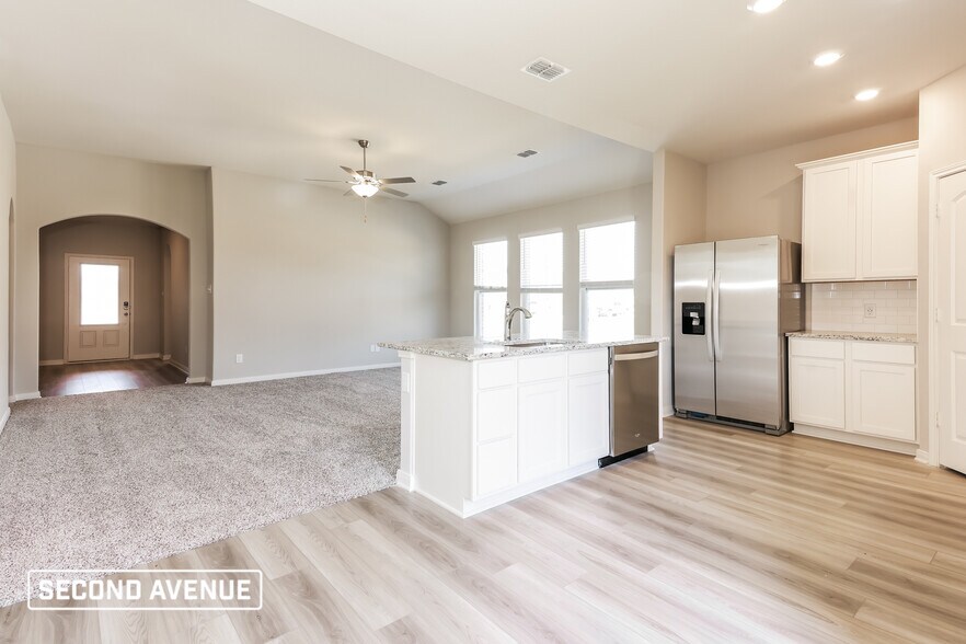 Building Photo - 2020 Jeanine Dr