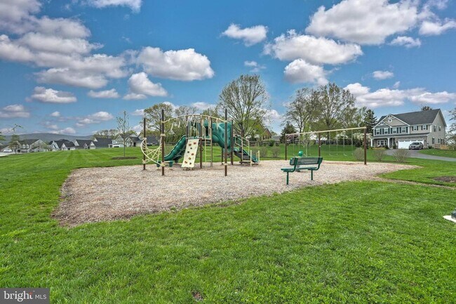 Building Photo - 2925 Fence Buster Ct
