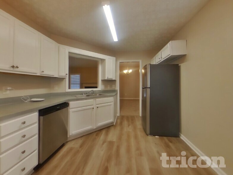 Building Photo - 125 Fawn Ln