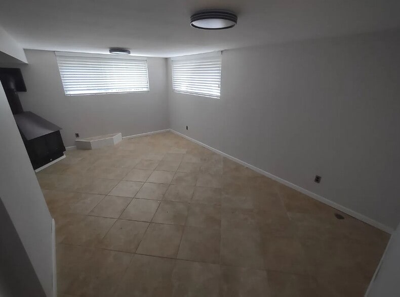 Building Photo - 5959 Dawson Ct