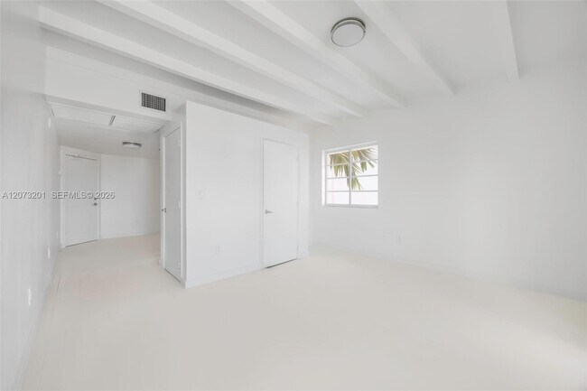 Building Photo - 3915 Meridian Ave