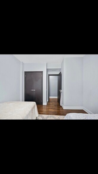 Second bedroom - 4133 W Hirsch St