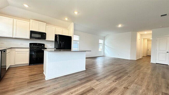 Building Photo - 170 Tofalla