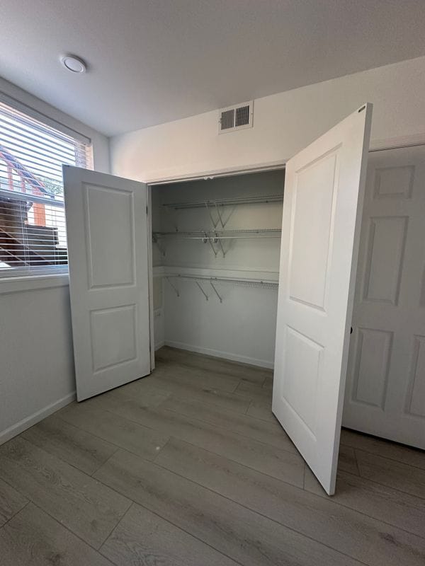 Building Photo - 1925 H St NE