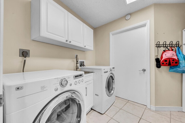 Building Photo - 88 PineHill Trail E