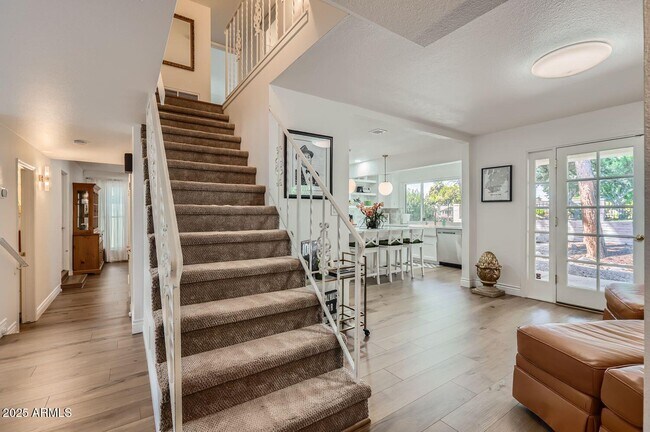 Building Photo - 1305 E Steamboat Bend Dr
