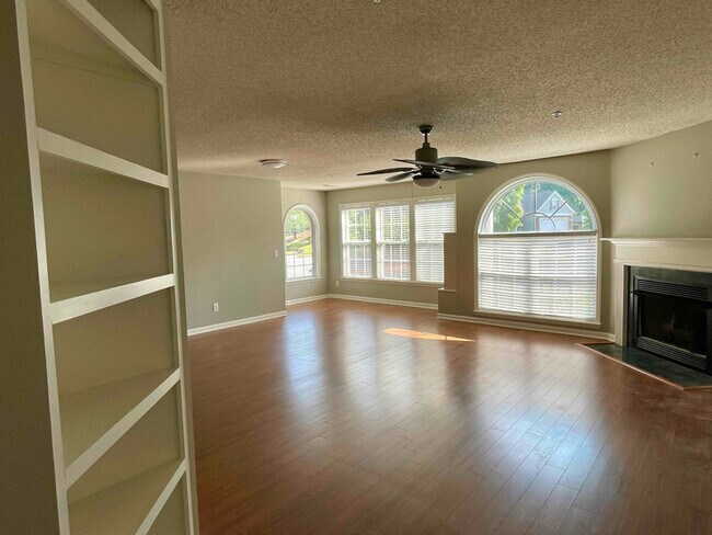 Building Photo - 621 Mill Pond Ct