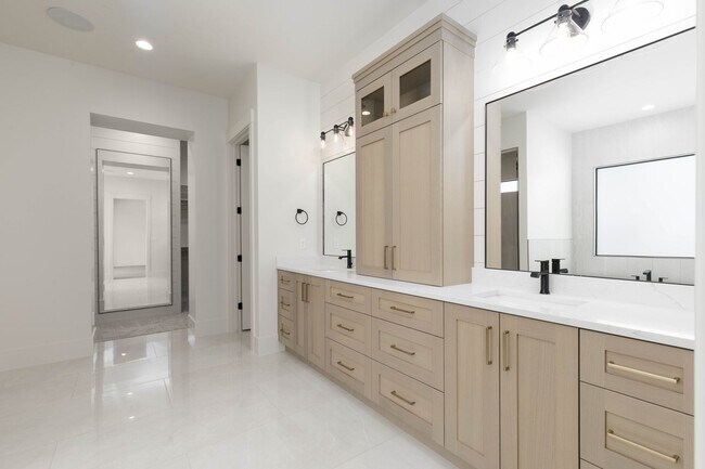 Building Photo - Gorgeous Custom Single Story with RV Garage