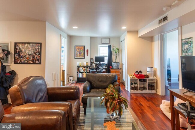 Building Photo - 1769 Frankford Ave