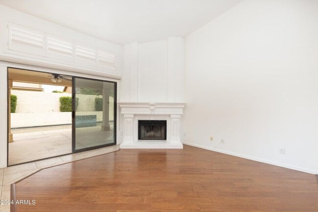 Building Photo - 3350 S Oleander Dr