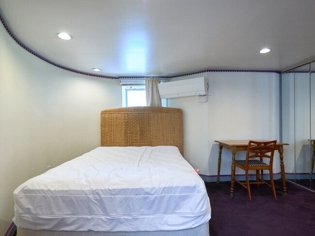 Building Photo - 18 Atherton Rd