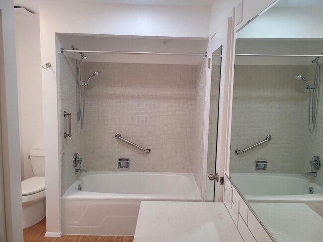 Building Photo - 5512 Woodlawn Ave N