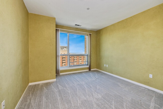 Building Photo - 1522 N Prospect Ave