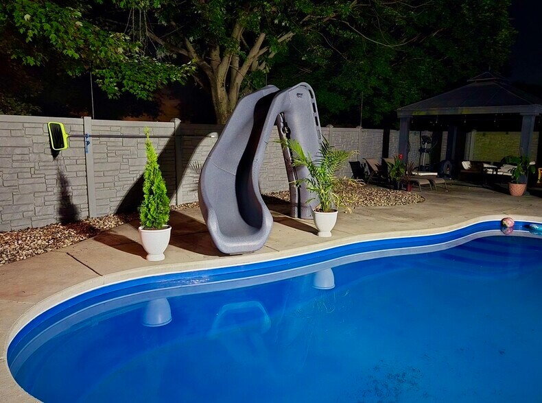 Building Photo - 25 Saxon Ct