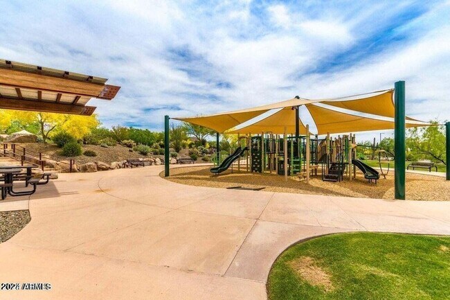 Building Photo - 1929 W Black Hill Rd