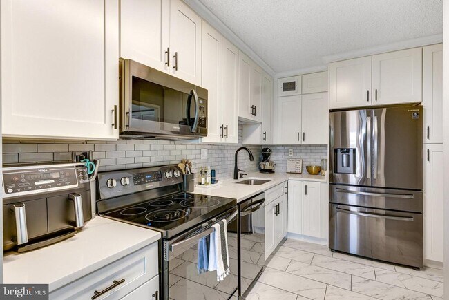 Building Photo - 5500 Holmes Run Pkwy