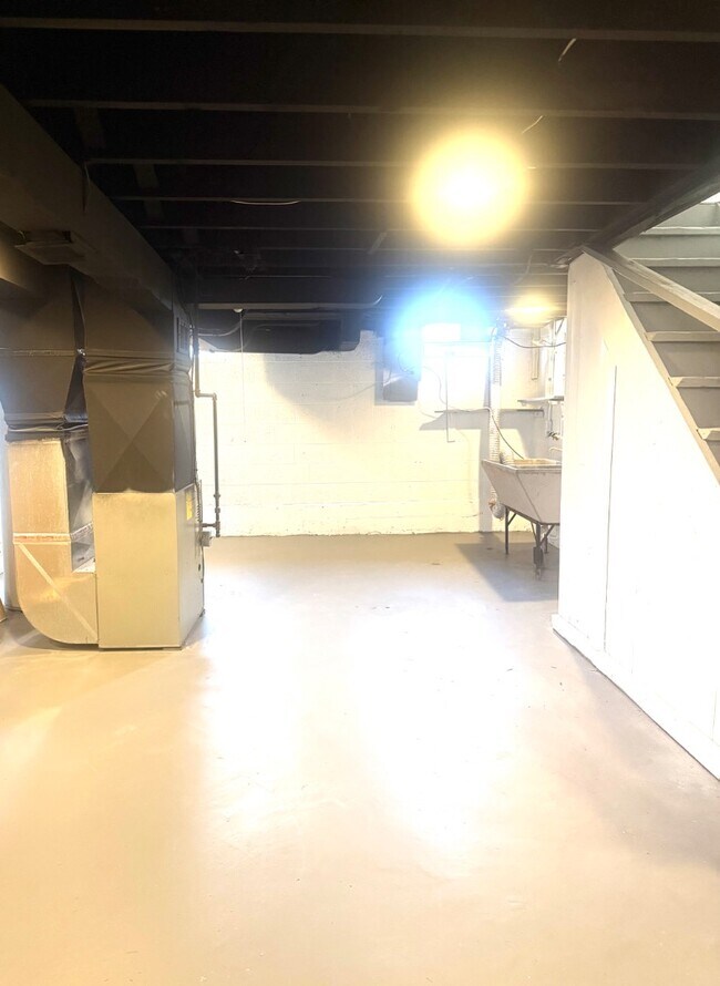 Building Photo - 480 Marquette Dr