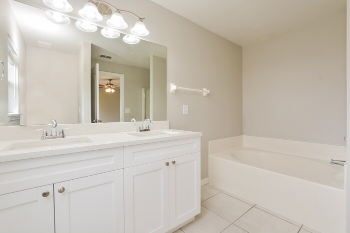 Building Photo - 113 Key Haven Dr