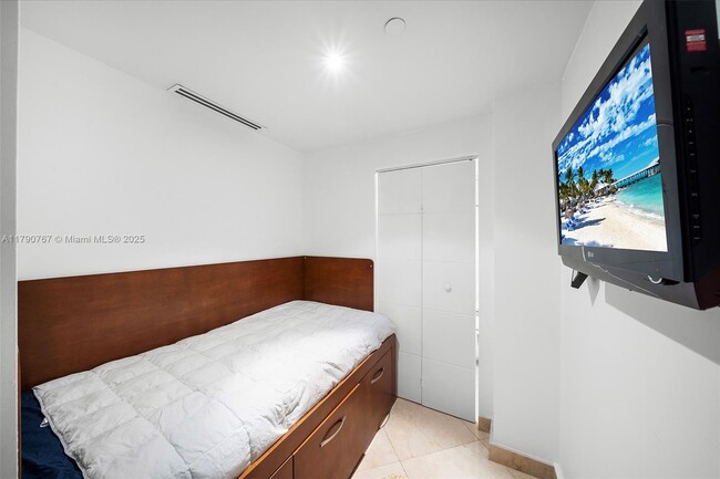 Building Photo - 4779 Collins Ave