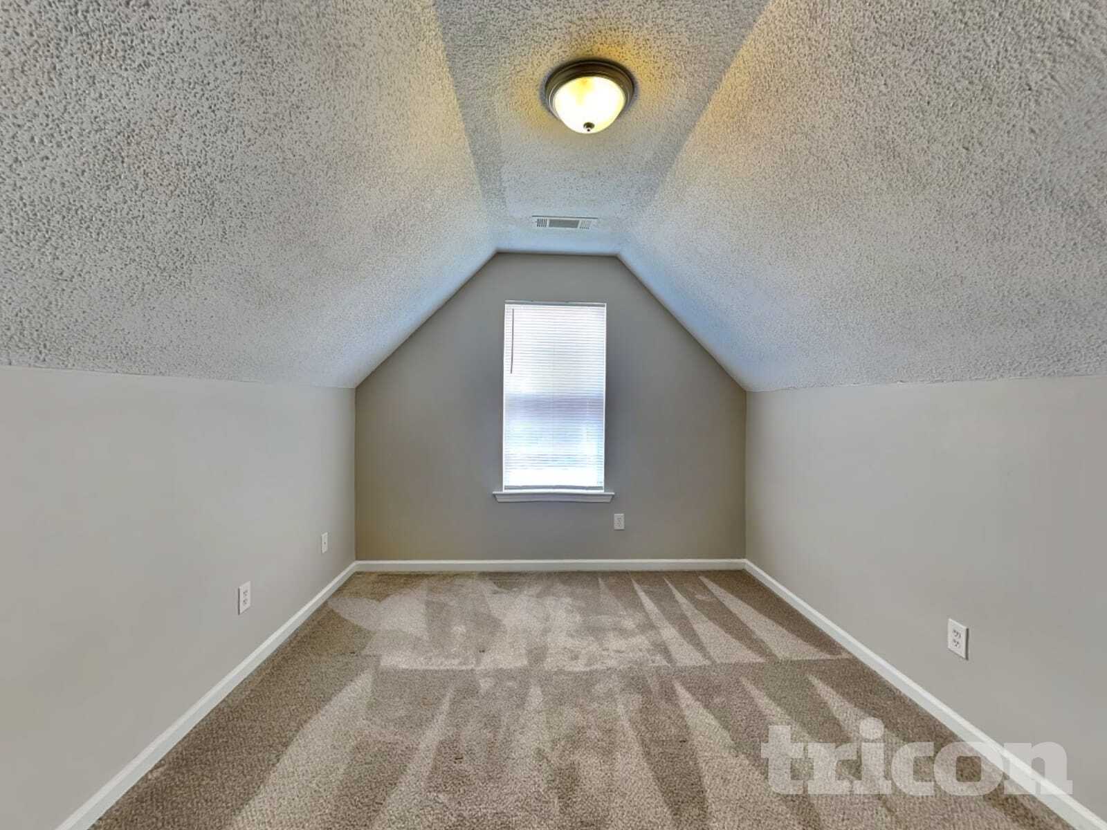 Building Photo - 3715 Longview Dr