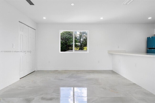 Building Photo - 2926 NW 58th St