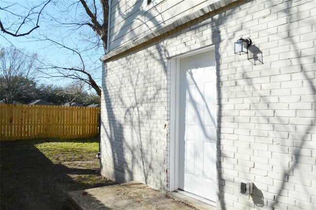 Building Photo - 3007 Grovey St