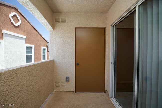 Building Photo - 9303 Gilcrease Ave
