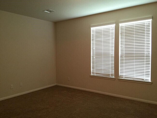 Building Photo - 1103 Messina Ln