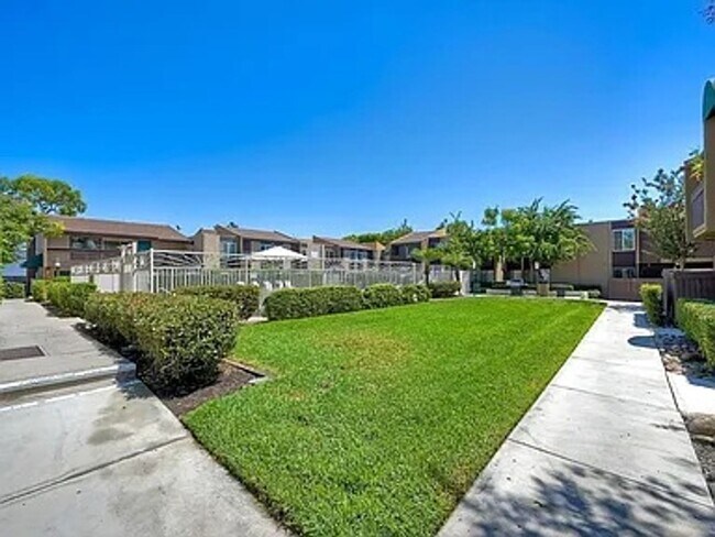 Building Photo - ***Move In Special** Allure Condo in Serra Mesa 2 Bedroom