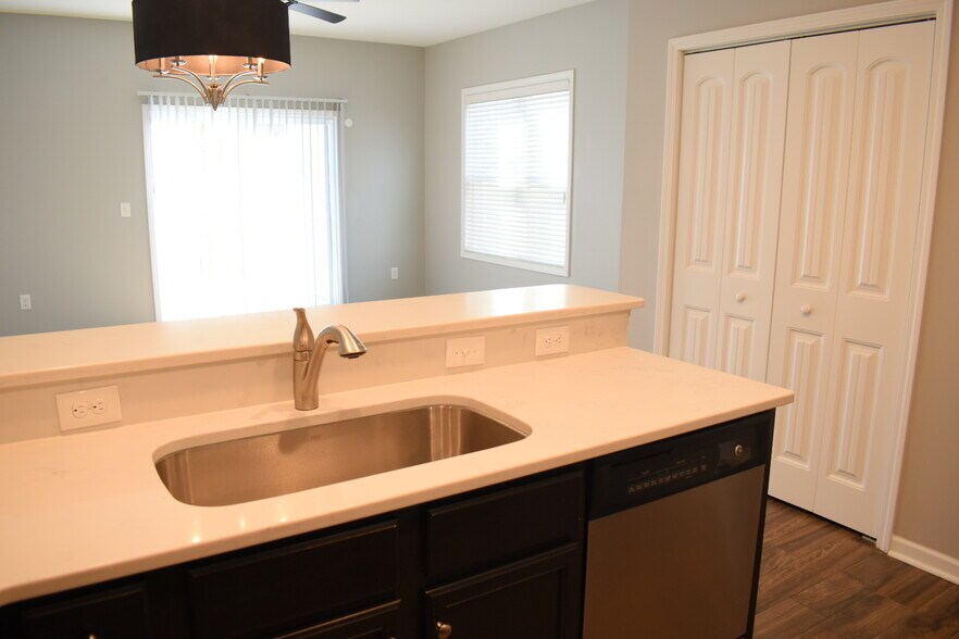 Building Photo - 4326 Eleuthera Ln