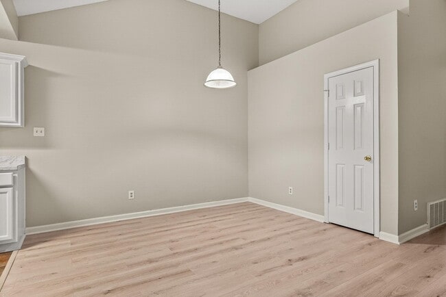 Building Photo - 7016 S Estacada Way