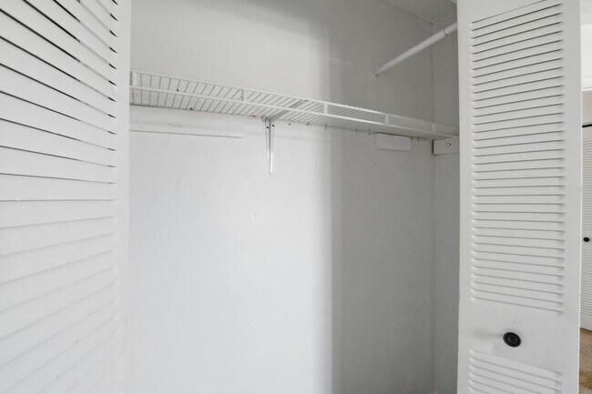 Building Photo - 3300 Jaywood Terrace