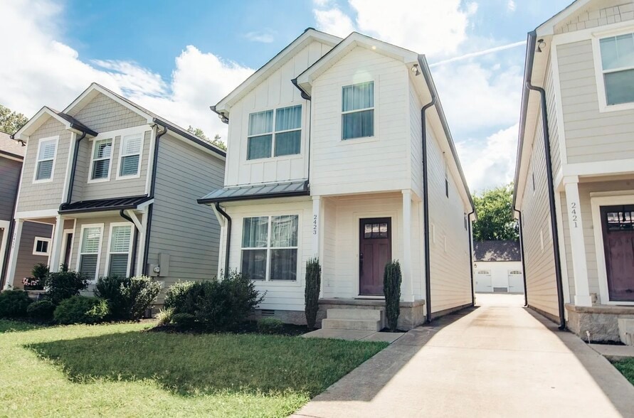 Primary Photo - 2423 Elliott Ave