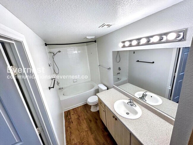 Building Photo - 6955 N Durango Dr